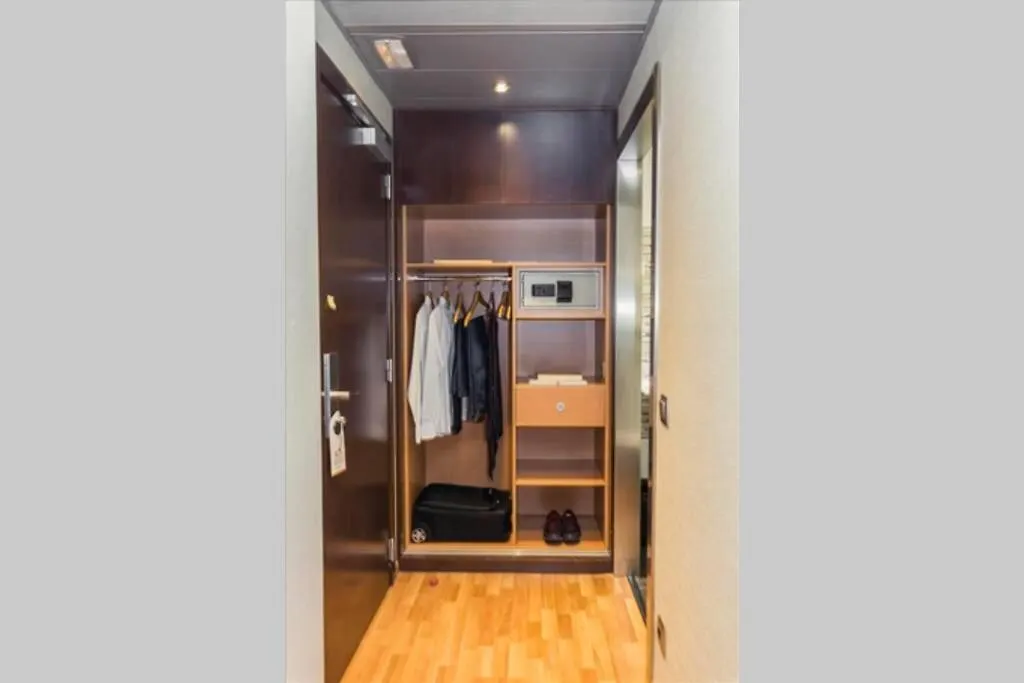 Habitacion Con Dos Camas En Hotel Ronda Lesseps Holiday home Barcelona